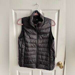 Uniqlo Ultra Light water resistant vest